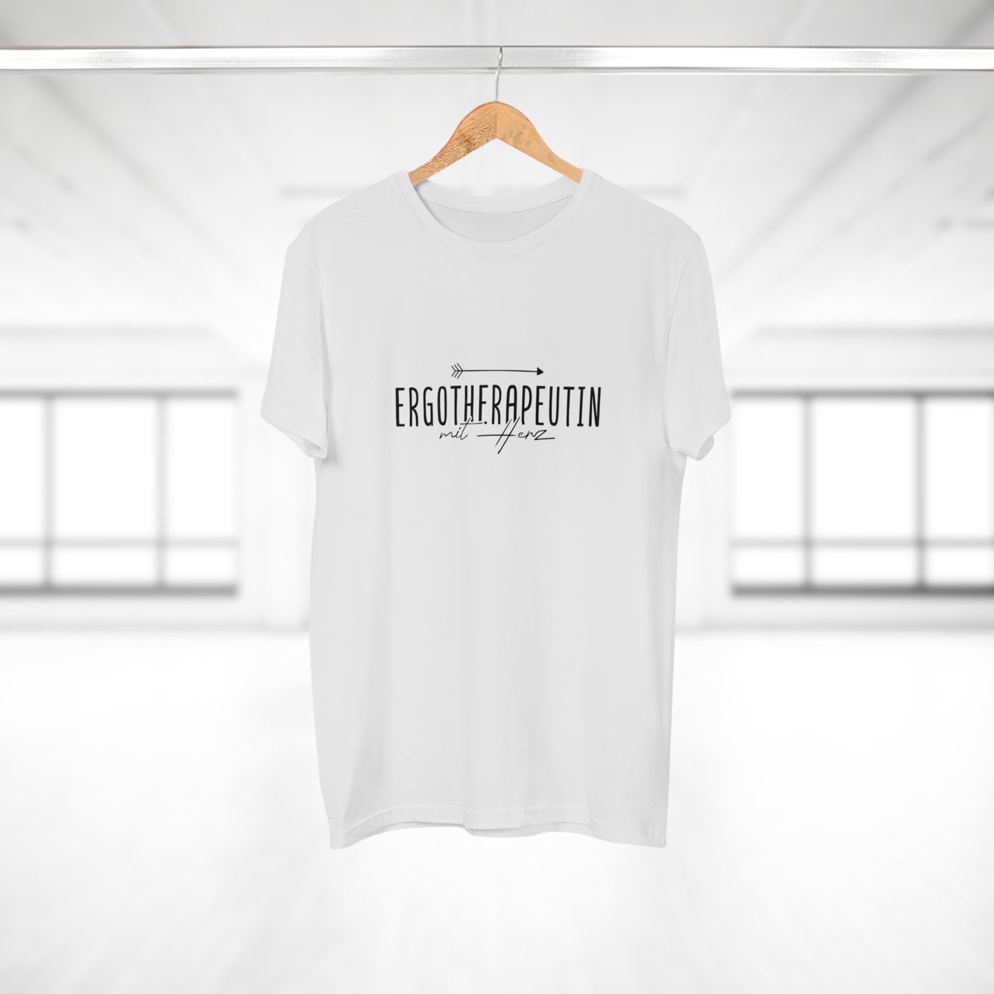 Ergotherapeutin mit Herz Shirt • Geschenk für Ergotherapie Frauen • Ergotherapie Shirt • Liebevolles Dankeschön für Therapeutinnen Beruf