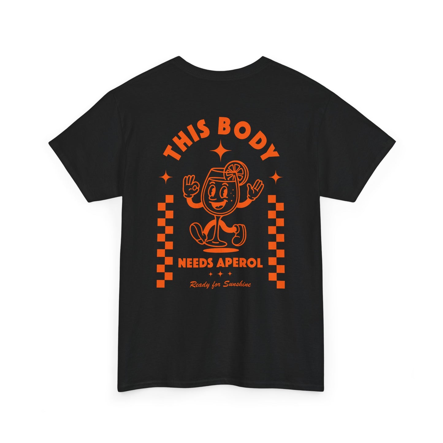 This Body Needs Aperol Shirt Backprint • Sommer T Shirt Spruch • Aperitivo Outfit für Urlaub Party und Strandtage • Geschenk für Aperol Fans