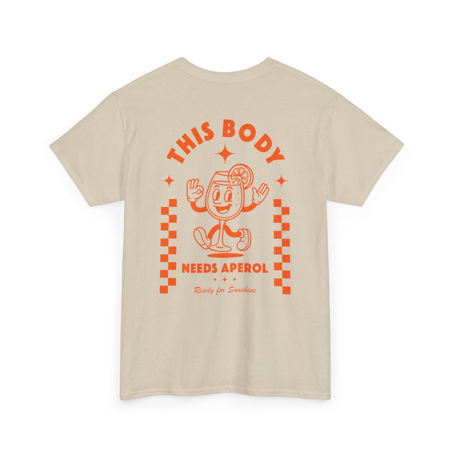 This Body Needs Aperol Shirt Backprint • Sommer T Shirt Spruch • Aperitivo Outfit für Urlaub Party und Strandtage • Geschenk für Aperol Fans