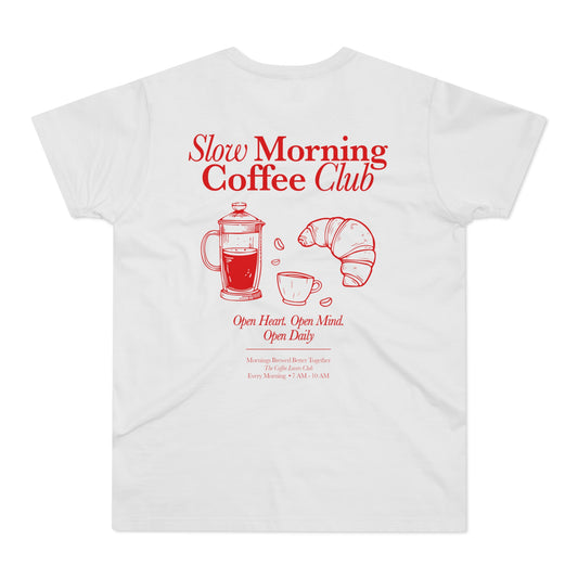 Slow Morning Coffee Club Shirt • Coffee Lover T Shirt mit Frühstück Croissant • Cozy Kaffee Outfit für Alltag • Geschenk für Kaffee Fans