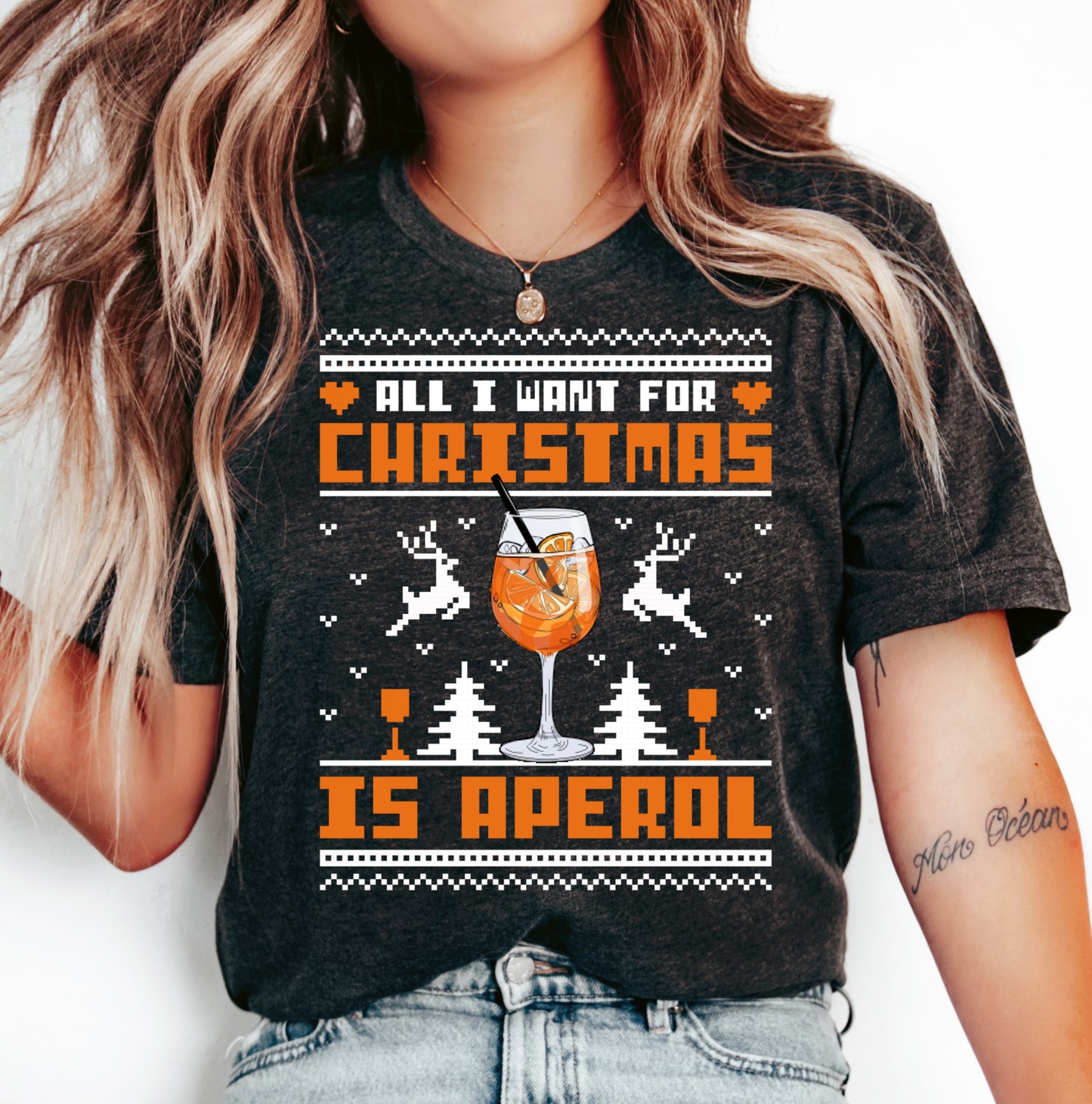 All I Want For Christmas Is Aperol Shirt • Ugly Christmas Tshirt • Aperol Spritz Shirt • Lustiges Weihnachtsshirt • Witziges Wichtelgeschenk